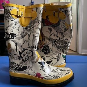 Nice rain boots pretty print